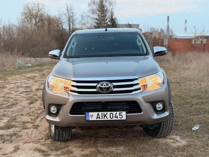 Gebraucht Toyota HiLux 150 PS (110 kW) 2020 Braun Pickup