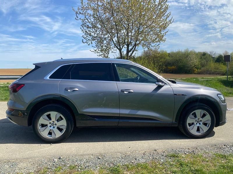 Gebraucht Audi e-tron Ambiente 300 kW (408 PS) 2019 Grau SUV