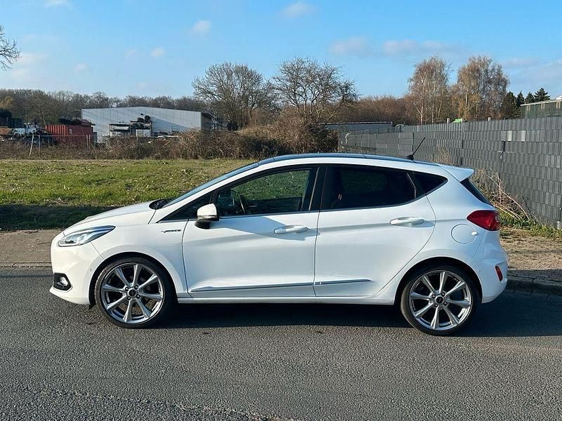 Gebraucht Ford Fiesta Vignale 101 PS (74 kW) 2018 Weiß Kleinwagen