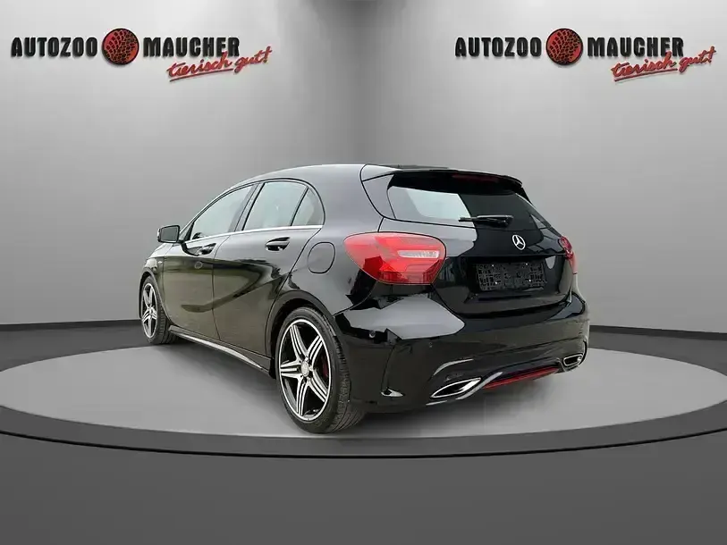 Używany Mercedes A250 218 KM (160 kW) 2016 Czarny Sedan/Limuzyna