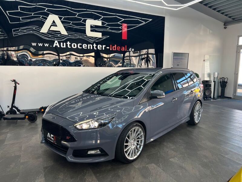 Grau Gebraucht 2016 Ford Focus ST Kombi | 12.990 € (Fairer Preis) - Bild 1/4