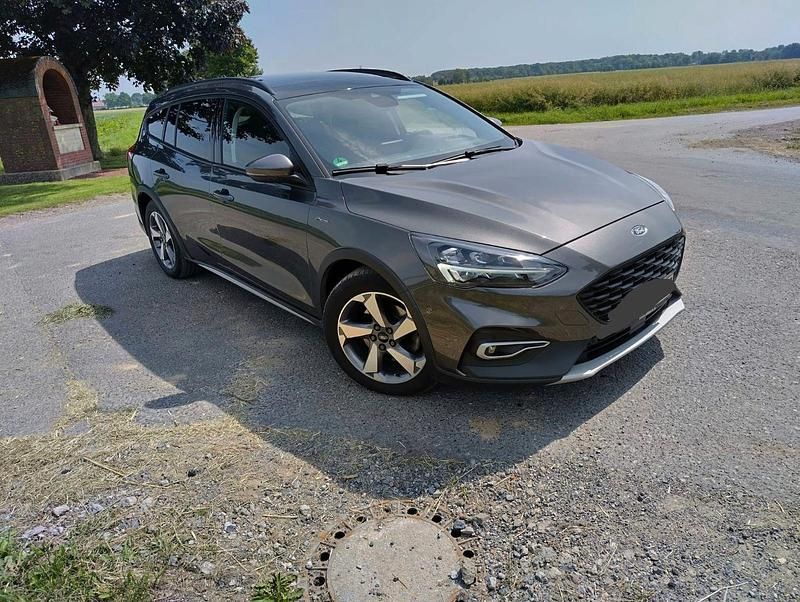 Grau Gebraucht 2019 Ford Focus Active Kombi | 19.400 € (Fairer Preis) - Bild 1/4