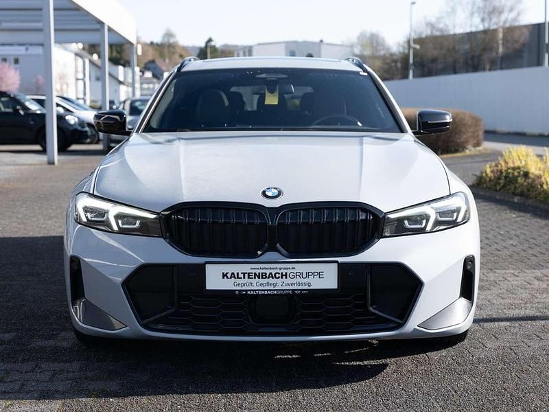 Gebraucht BMW 320 M Sport 190 PS (139 kW) 2024 Grau Kombi