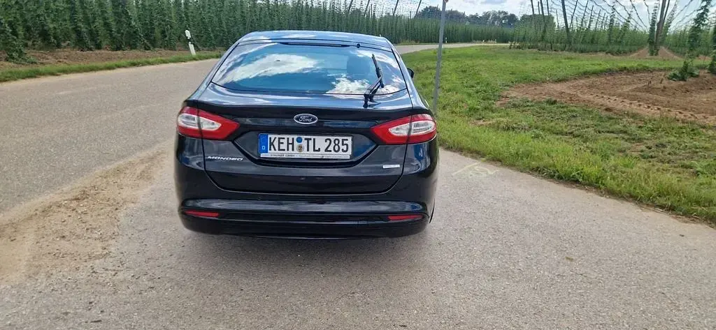 Gebraucht Ford Mondeo Titanium 160 PS (117 kW) 2015 Schwarz Limousine