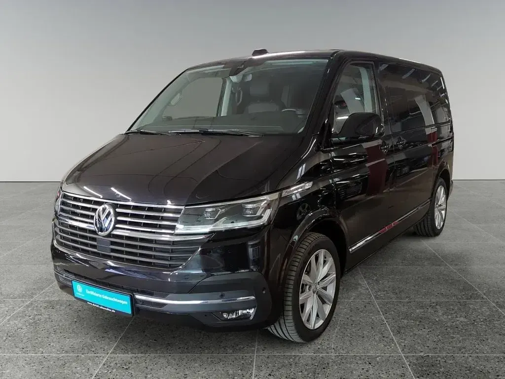 Gebraucht VW Multivan Highline 199 PS (146 kW) 2020 Deep black perleffekt Van / Kleinbus