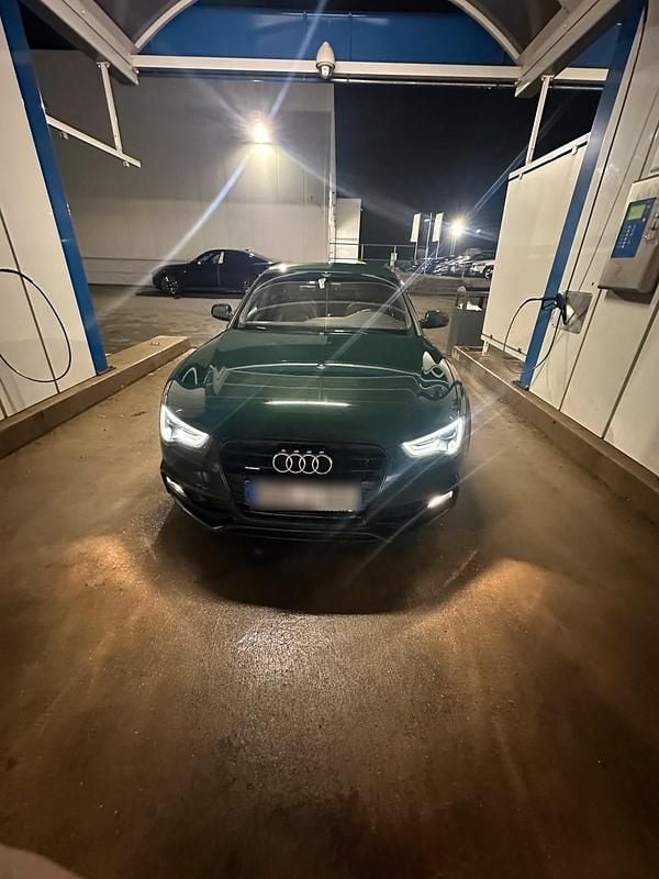 Grün Gebraucht 2016 Audi A5 Limousine | 17.900 € (Guter Preis) - Bild 1/4