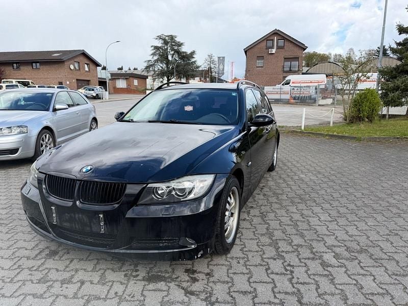 Gebraucht BMW 318 131 PS (96 kW) 2007 Schwarz Kombi