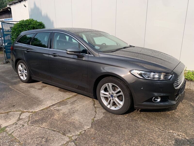 Grau Gebraucht 2018 Ford Mondeo Titanium Limousine | 16.695 € (Fairer Preis) - Bild 1/4