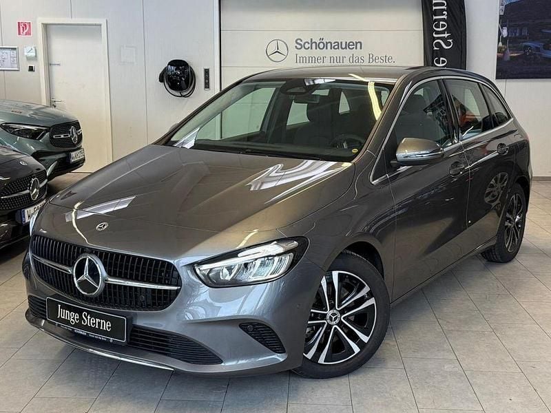 Lack mountaingrau Gebraucht 2024 Mercedes B200 Progressive Van / Kleinbus | 29.450 € (Guter Preis) - Bild 1/4