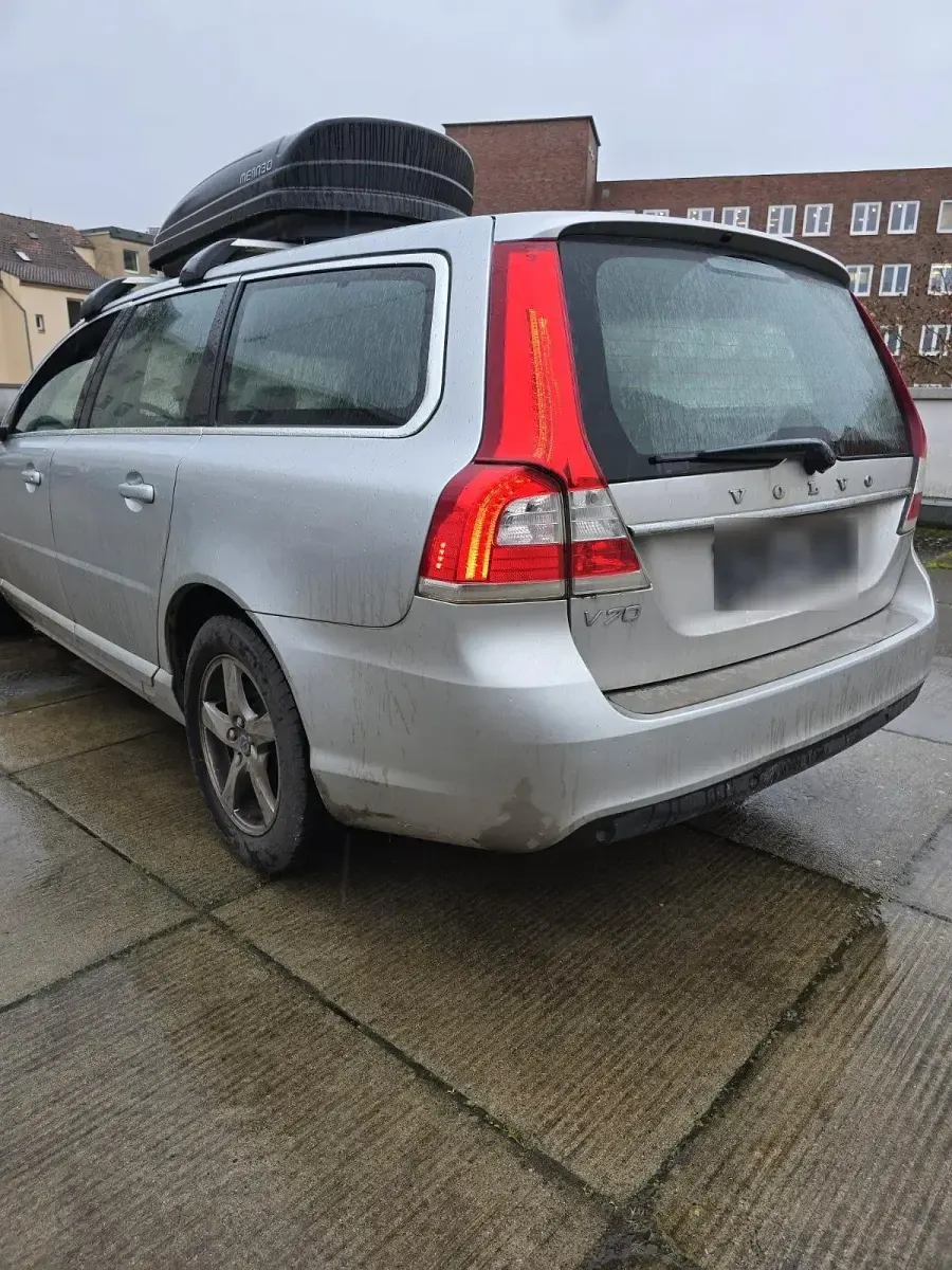 Second-hand Volvo V70 120 CP (88 kW) 2016 Argintiu Break