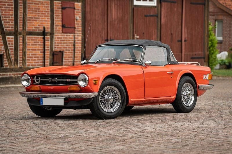 Orange Gebraucht 1973 Triumph TR6 Cabrio | 25.900 € - Bild 1/4