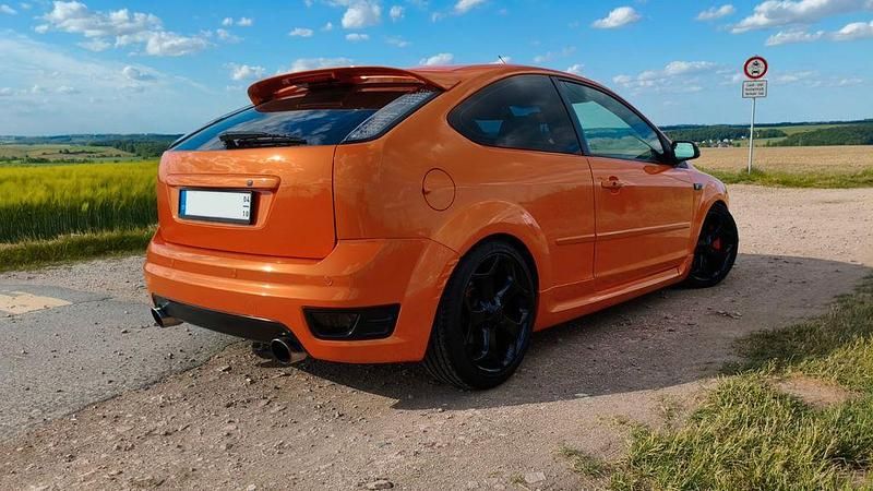 Gebraucht Ford Focus ST 226 PS (166 kW) 2005 Orange Limousine