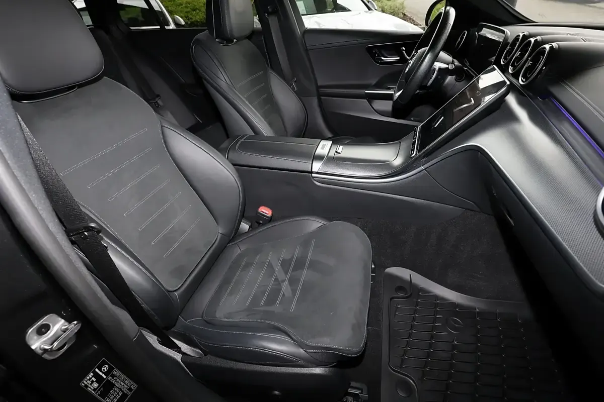 Gebraucht Mercedes C300 AMG 265 PS (194 kW) 2023 Metalliclack graphitgrau Kombi