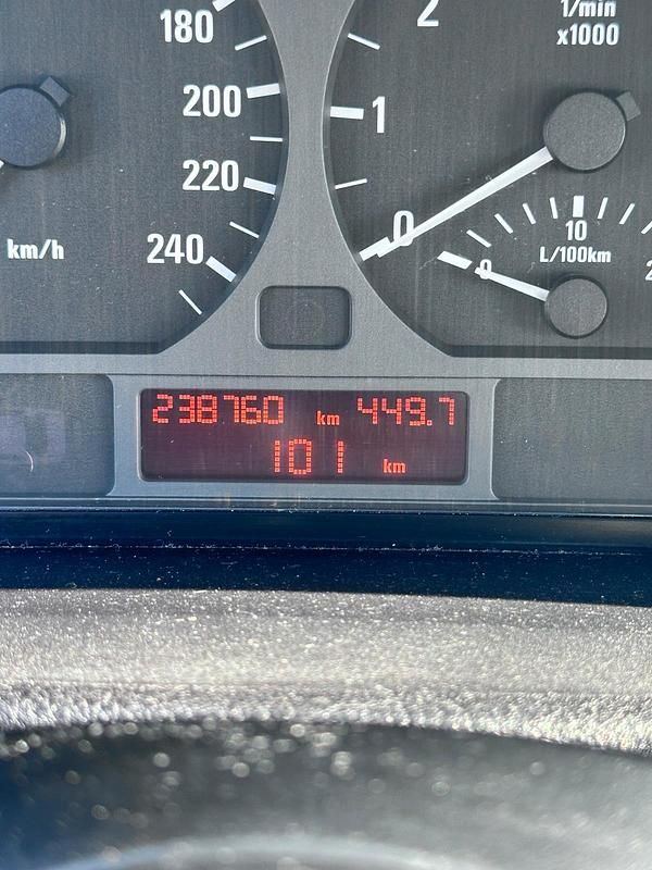 Gebraucht BMW 316 115 PS (84 kW) 2002 Silber Coupé