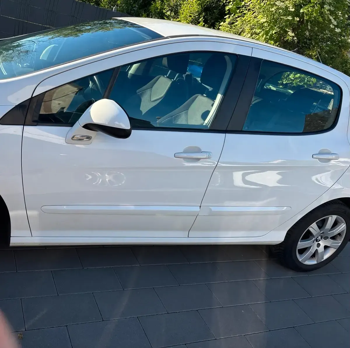 Gebraucht Peugeot 308 16 PS (11 kW) 2012 Weiß Limousine