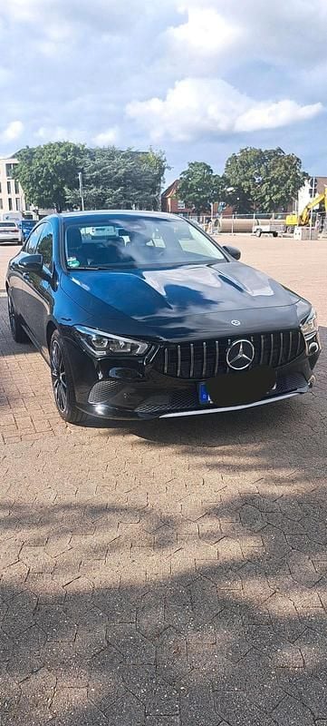 Schwarz Gebraucht 2020 Mercedes CLA180 Limousine | 19.599 € (Guter Preis) - Bild 1/4