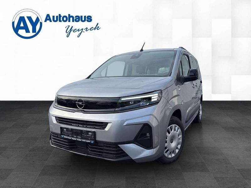 Grau Gebraucht 2024 Opel Combo Life Van / Kleinbus | 21.850 € (Fairer Preis) - Bild 1/4