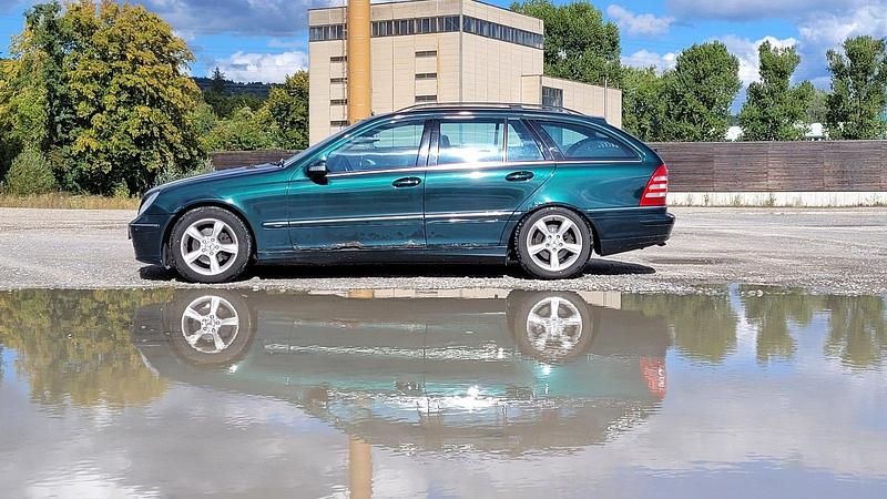 Grün Gebraucht 2005 Mercedes C220 Avantgarde Kombi | 950 € (Superpreis) - Bild 1/4
