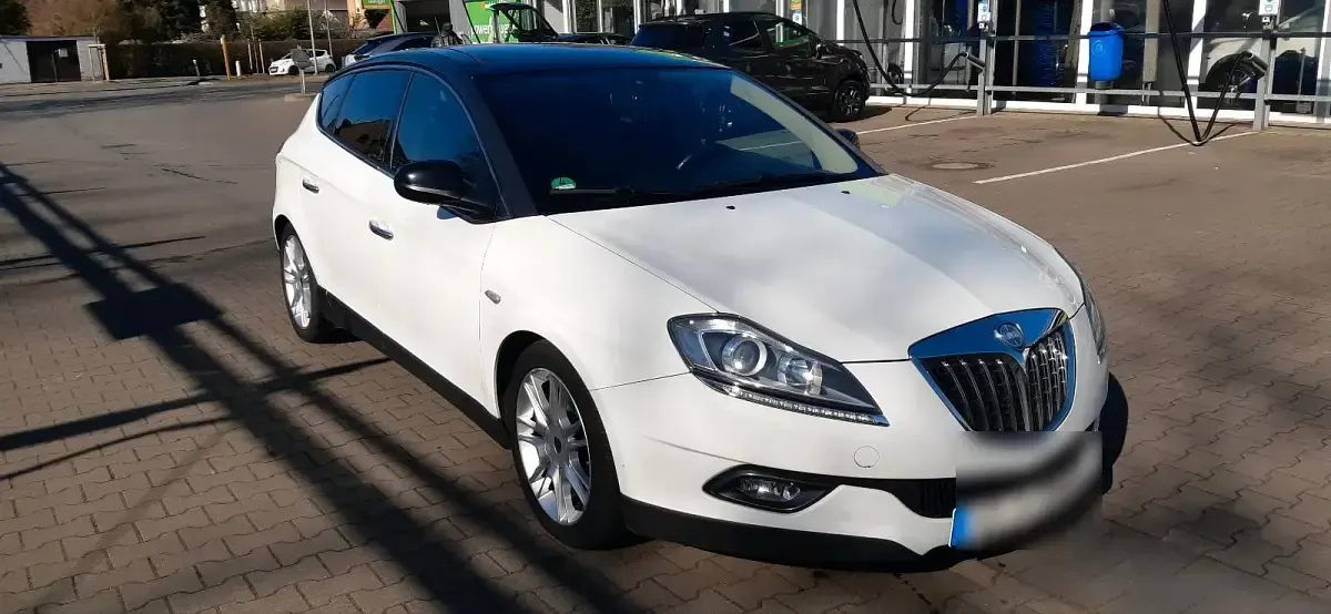 Gebraucht Lancia Delta 150 PS (110 kW) 2009 Weiß Kleinwagen