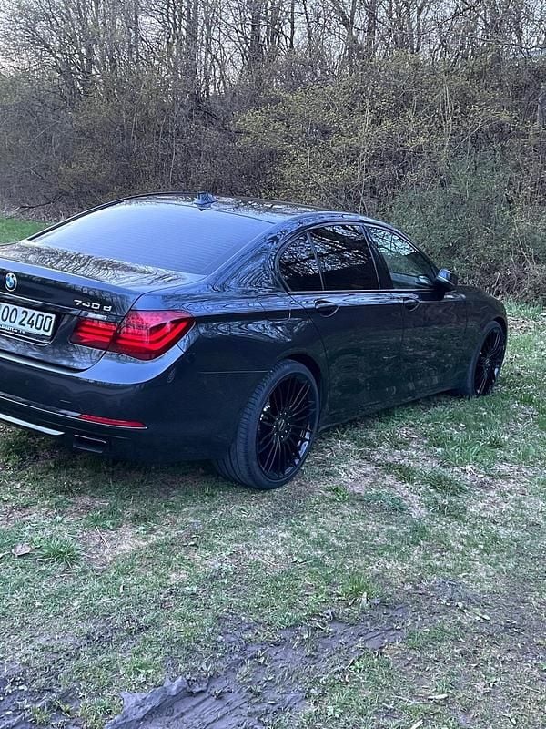 Gebraucht BMW 740 313 PS (230 kW) 2014 Schwarz Limousine