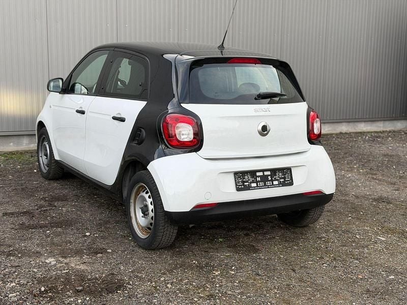 Usata Smart ForFour Basis 71 CV (52 kW) 2019 Nero Utilitaria