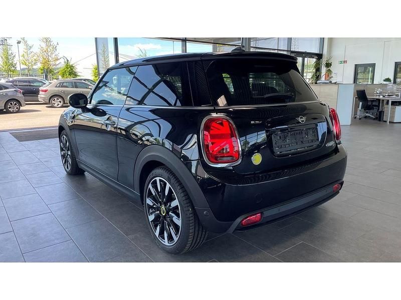 Usata Mini Cooper SE 135 kW (184 CV) 2023 Nero Utilitaria