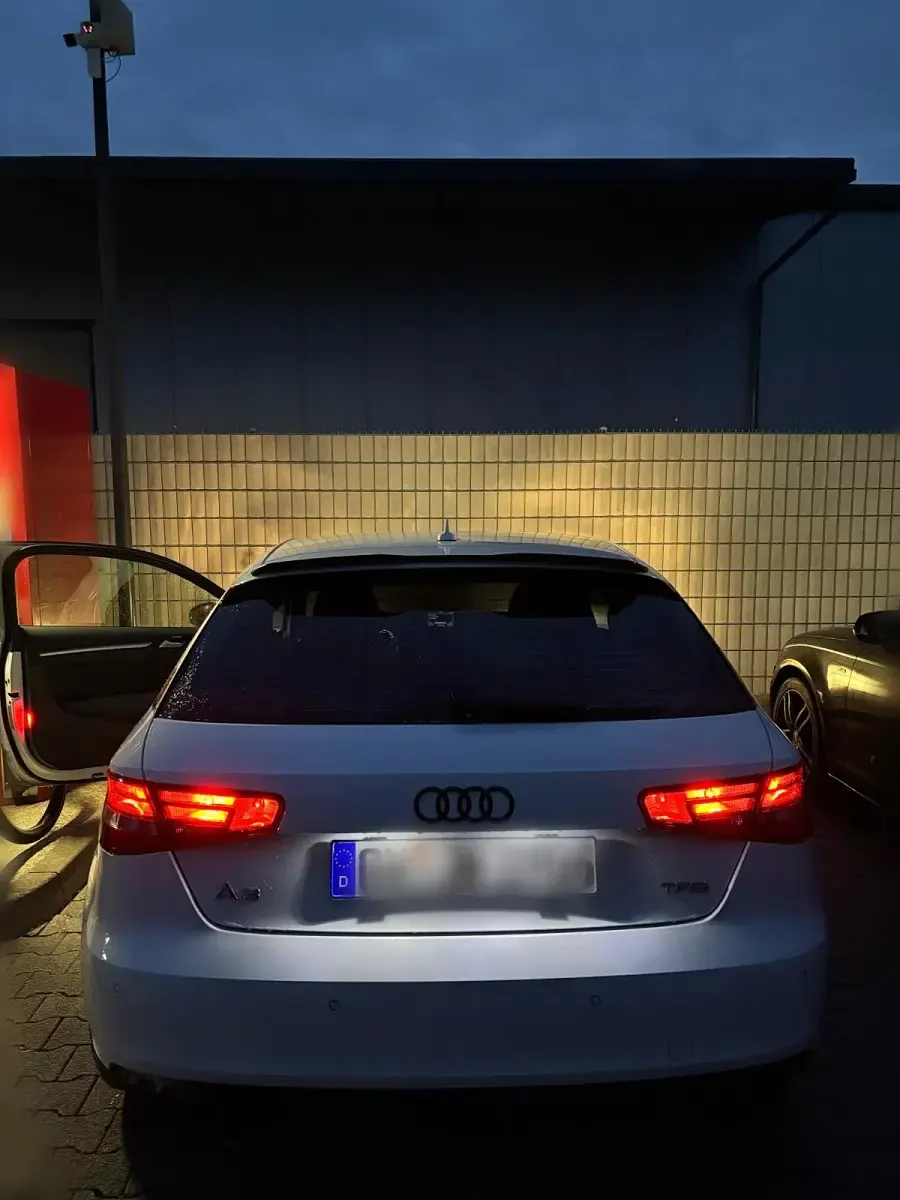 Gebraucht Audi A3 105 PS (77 kW) 2014 Weiß Kleinwagen