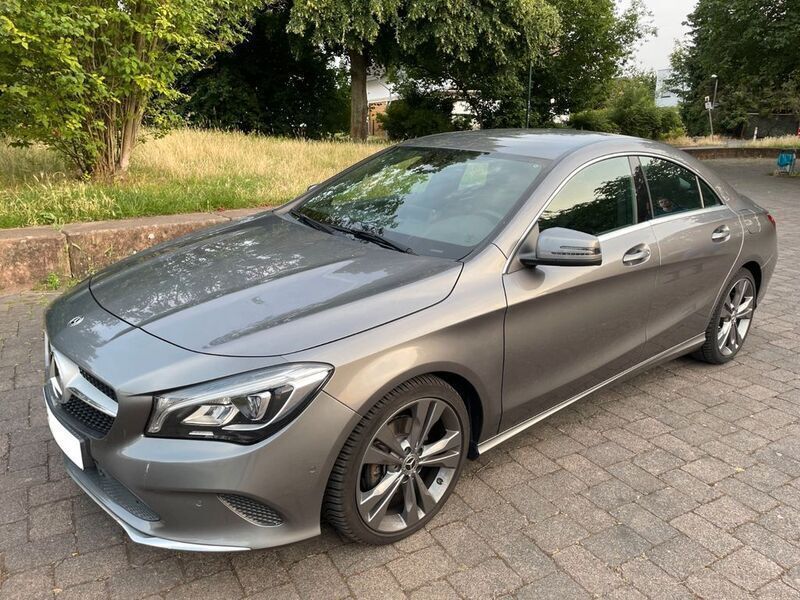 Grau Gebraucht 2018 Mercedes CLA200 Edition Coupé | 18.100 € (Guter Preis) - Bild 1/4