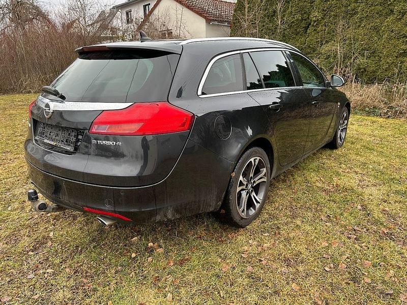 Gebraucht Opel Insignia Eco 194 PS (142 kW) 2012 Schwarz Limousine
