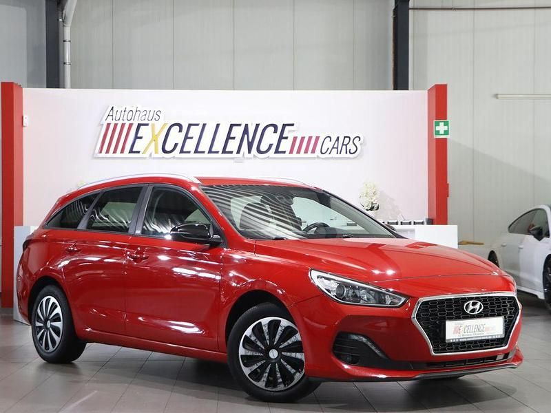 Rot Gebraucht 2019 Hyundai i30 YES! Kombi | 13.444 € (Fairer Preis) - Bild 1/4