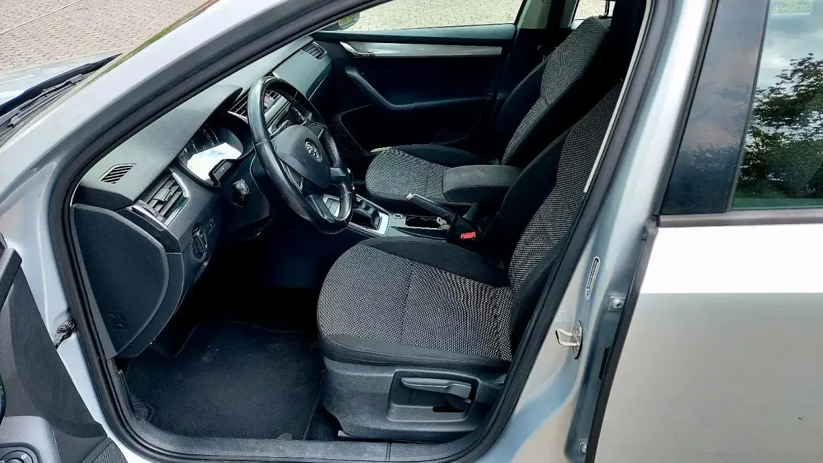 Gebraucht Skoda Octavia 105 PS (77 kW) 2014 Grau Kombi