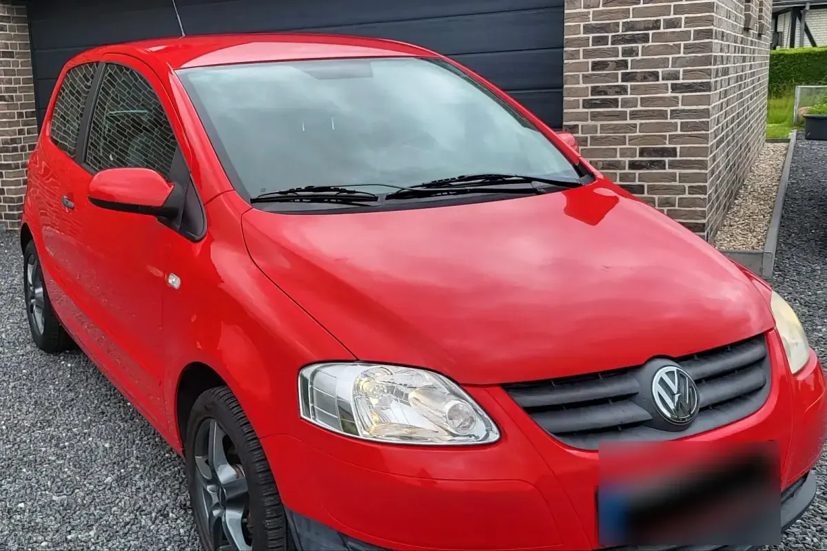 Gebraucht VW Fox 54 PS (39 kW) 2010 Rot Kleinwagen
