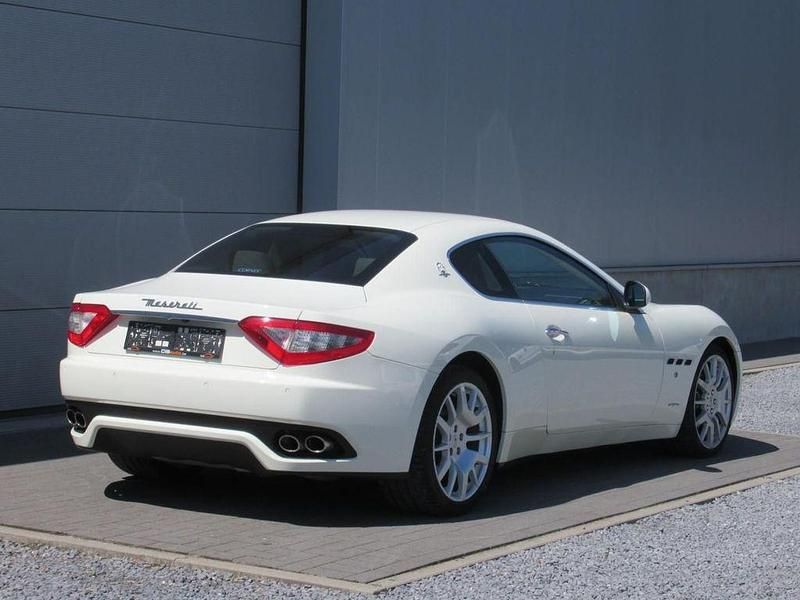 Gebraucht Maserati Granturismo 405 PS (297 kW) 2008 Weiß Coupé