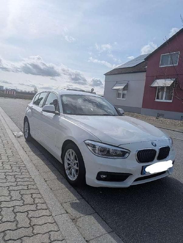 Gebraucht BMW 118 Advantage 136 PS (100 kW) 2016 Weiß Kleinwagen