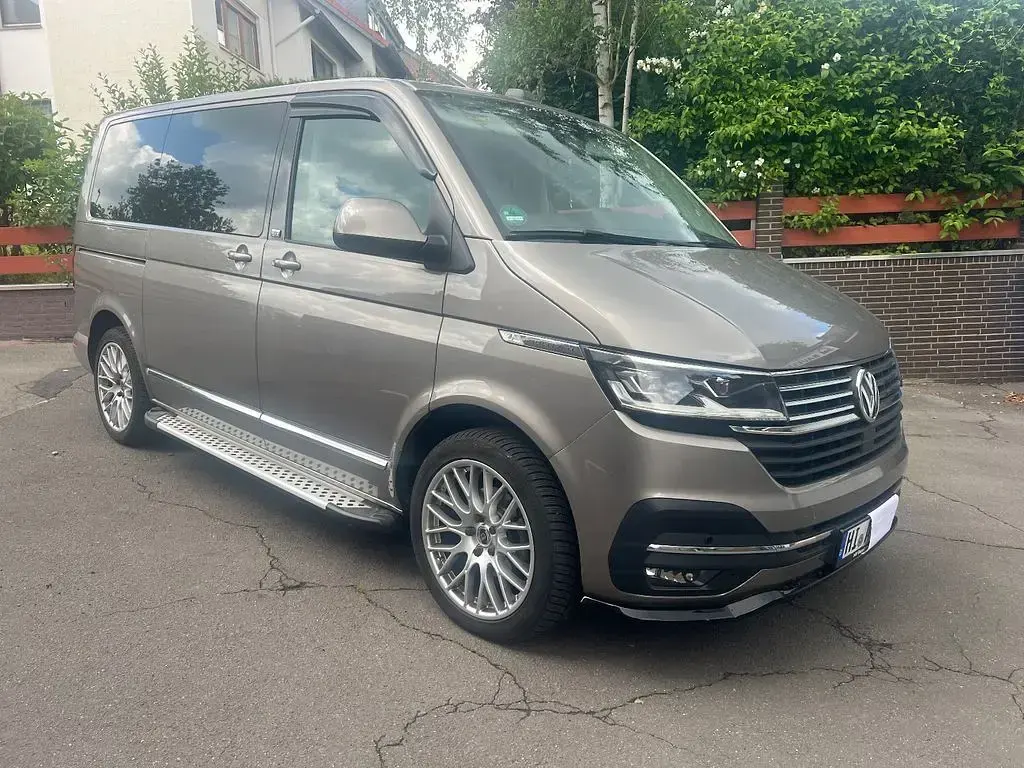 Gebraucht VW Multivan 150 PS (110 kW) 2023 Van / Kleinbus