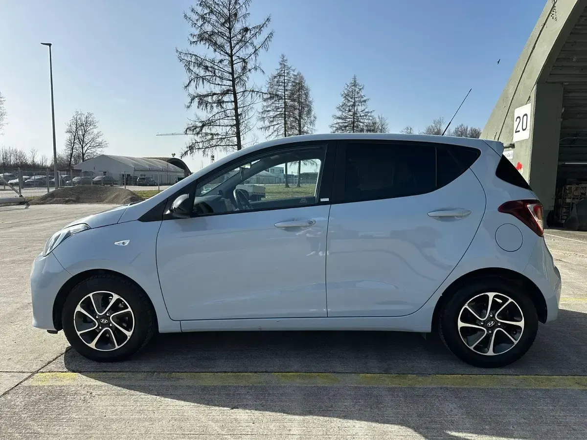 Gebraucht Hyundai i10 YES! 87 PS (63 kW) 2019 Blau Kleinwagen