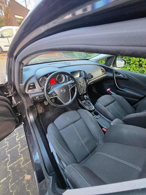 Schwarz Gebraucht 2015 Opel Astra Kombi | 6.000 € - Bild 1/4