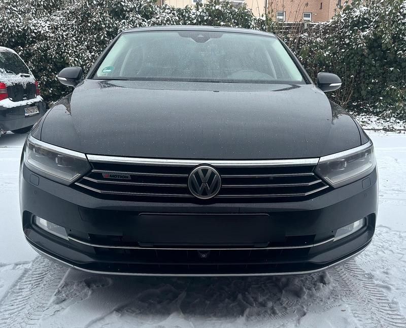 Schwarz Gebraucht 2015 VW Passat Limousine | 18.500 € (Fairer Preis) - Bild 1/4