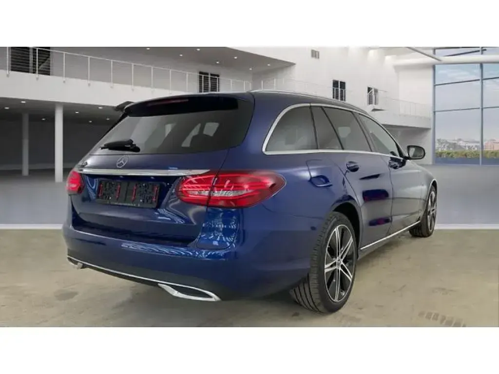 Gebraucht Mercedes C300e 306 PS (225 kW) 2021 Brillantblau (metallic) Kombi