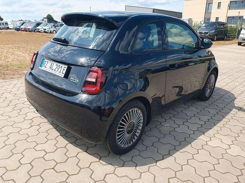 Gebraucht Fiat 500e 86 kW (118 PS) 2024 Colore esterno (onyx schwarz) Kleinwagen