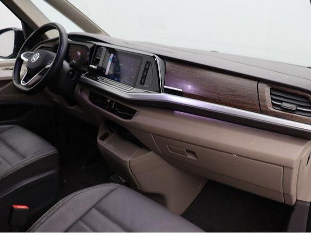 Gebraucht VW Multivan Style 150 PS (110 kW) 2025 Silber Van