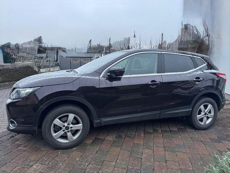Gebraucht Nissan Qashqai 360º 163 PS (119 kW) 2015 Braun SUV