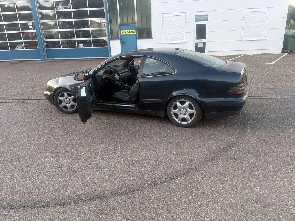 Gebraucht Mercedes C230 193 PS (141 kW) 1998 Schwarz Coupé