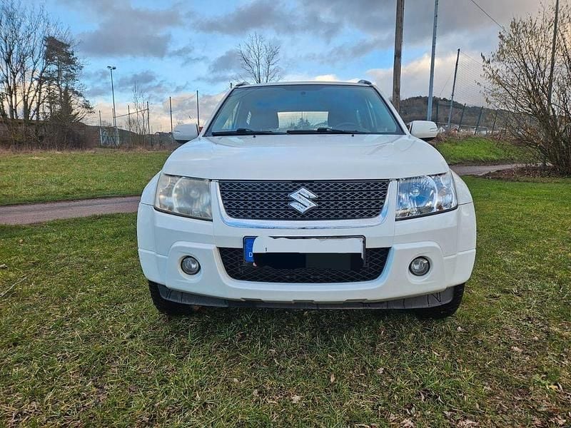Gebraucht Suzuki Grand Vitara Comfort 129 PS (94 kW) 2010 Weiß SUV