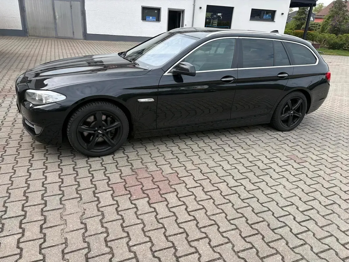 Gebraucht BMW 525 218 PS (160 kW) 2013 Schwarz Kombi