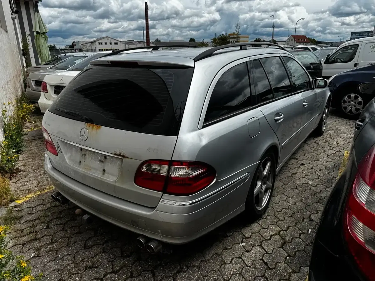 Gebraucht Mercedes E280 177 PS (130 kW) 2004 Silber Kombi