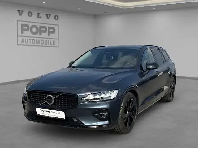 Używany Volvo V60 145 KM (106 kW) 2025 Kombi