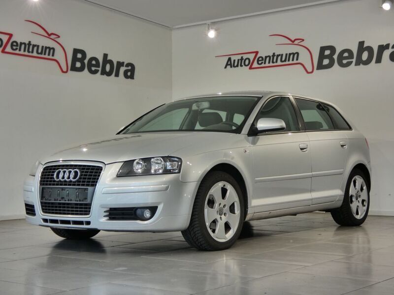 Lichtsilber metallic Gebraucht 2006 Audi A3 Sportback Attraction Limousine | 1.990 € (Guter Preis) - Bild 1/4