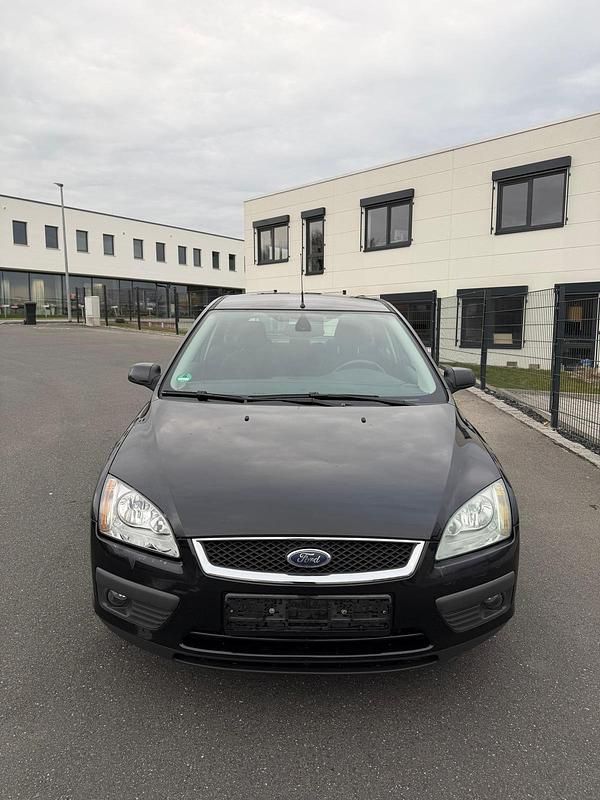 Second-hand Ford Focus 116 CP (85 kW) 2006 Negru Break