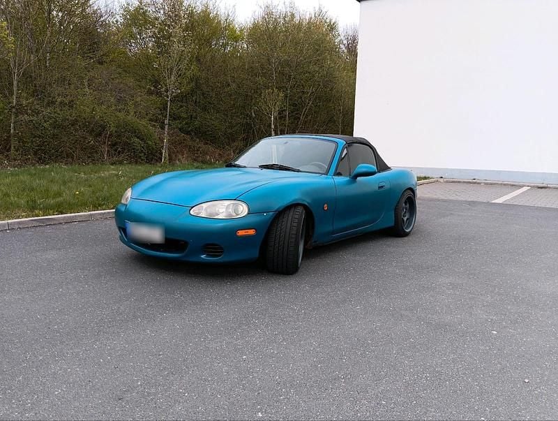 Second-hand Mazda MX5 110 CP (80 kW) 2002 Albastru Cabrio